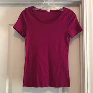 Short-sleeve magenta shirt